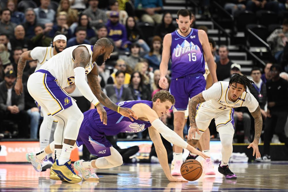 前锋显得尤 前锋显得尤